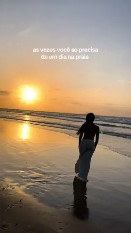 Um dia de praia cura tudo✨ #praia #foryou #fyp 