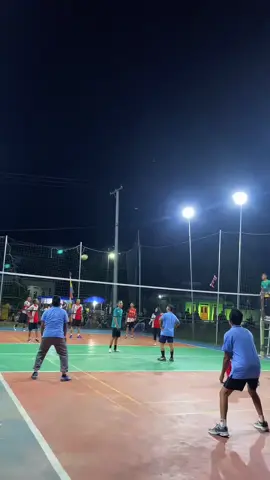 partisipasi tampil pemdes margorejo dalam acara lomba volley ajang silaturahmi antar dusun desa margorejo Yo lomba Yo nyeni🤣🙏😅#desa #margorejo #kades #kadesmargorejo #hutri 