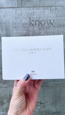 ❤️🖤Set Zara Red Vanilla EDT 90ml + Black Amber EDT 90ml. Phiên bản năm 2025 2 chai nước hoa đình đám của Zr Lâu lắm mới có lại! 🖤𝒁𝒂𝒓𝒂 𝑩𝒍𝒂𝒄𝒌 𝑨𝒎𝒃𝒆𝒓 : lưu hương đỉnh lắm, thuộc tone mùi ấm áp và cuốn hút , sang trọng và cực kì huyến bí .  🔅Hương đầu: quả quýt.  🔅Hương giữa: Hoa Tiare, Quả chanh dây. 🔅Cuối cùng là mùi Hương Vani (Vanila), Hổ phách.   ❤️ 𝑹𝒆𝒅 𝑽𝒂𝒏𝒊𝒍𝒂 : Một hương thơm ngọt ngào quyến rũ sexy & cực kì ngọt ngào . Rất là sang luôn ạ . Chai này được đánh giá là bản dupe_ hoàn hảo của Lan.come Lavie _Belle 🔆 Hương chính: Quả lê, Quả lý chua đen, Hoa diên vĩ, Hương Va ni, Kẹo nhân hạt, Cây hoắc hương, Đậu Tonka. #seasustore#nuochoanu #nuochoaauth #nuochoa #nuochoazarachinhhang 