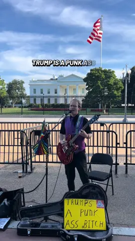 @Steven singing his song at the White House. (Secret service wouldn’t sing along)