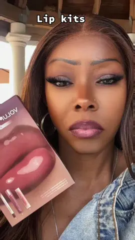 Make your lips look like you have lip injections #lipkit  #lipcombo  #lipcombotutorial  #lipcombotutorial  #tiktokcreatorsearchinsightsincentive 