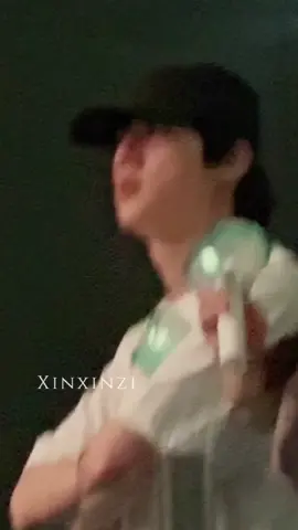 Nahkan ketauan lagi ngevideoin mas ganteng 🤭 ampe dilirik ditatap sama Seokjinnya 🤭 #jin #jinbts #jinkook #fyp #fypシ゚ 