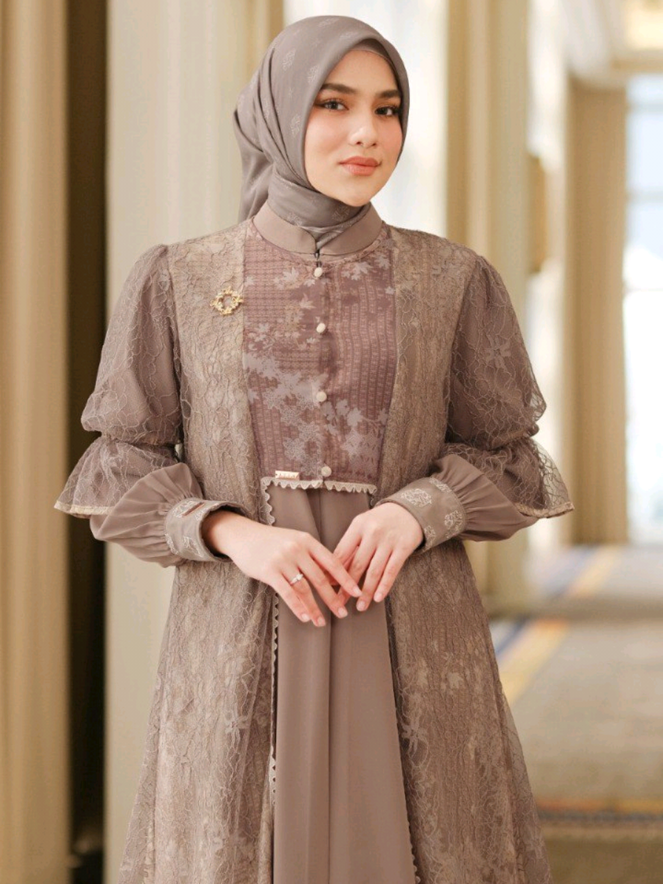 ✨ Kata mimin, Davina itu plek ketiplek sama kamu… iya kamu, yang lagi pakai Larasmaya Dress ini. 😋🥰🥰 #sarimbit #sarimbitlebaran #bajusarimbit #sarimbitkeluarga #sarimbit2026 