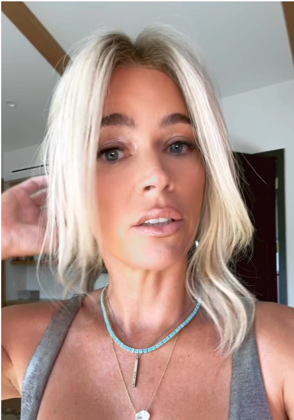 Wig or no wig? 