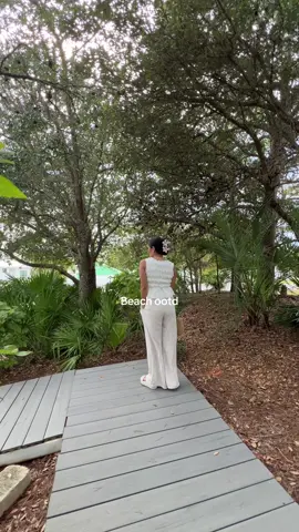 Outfit of the day 🐚🌸 #fyp#beachoutfits#OOTD#pinterestaesthetic#outfitoftheday  