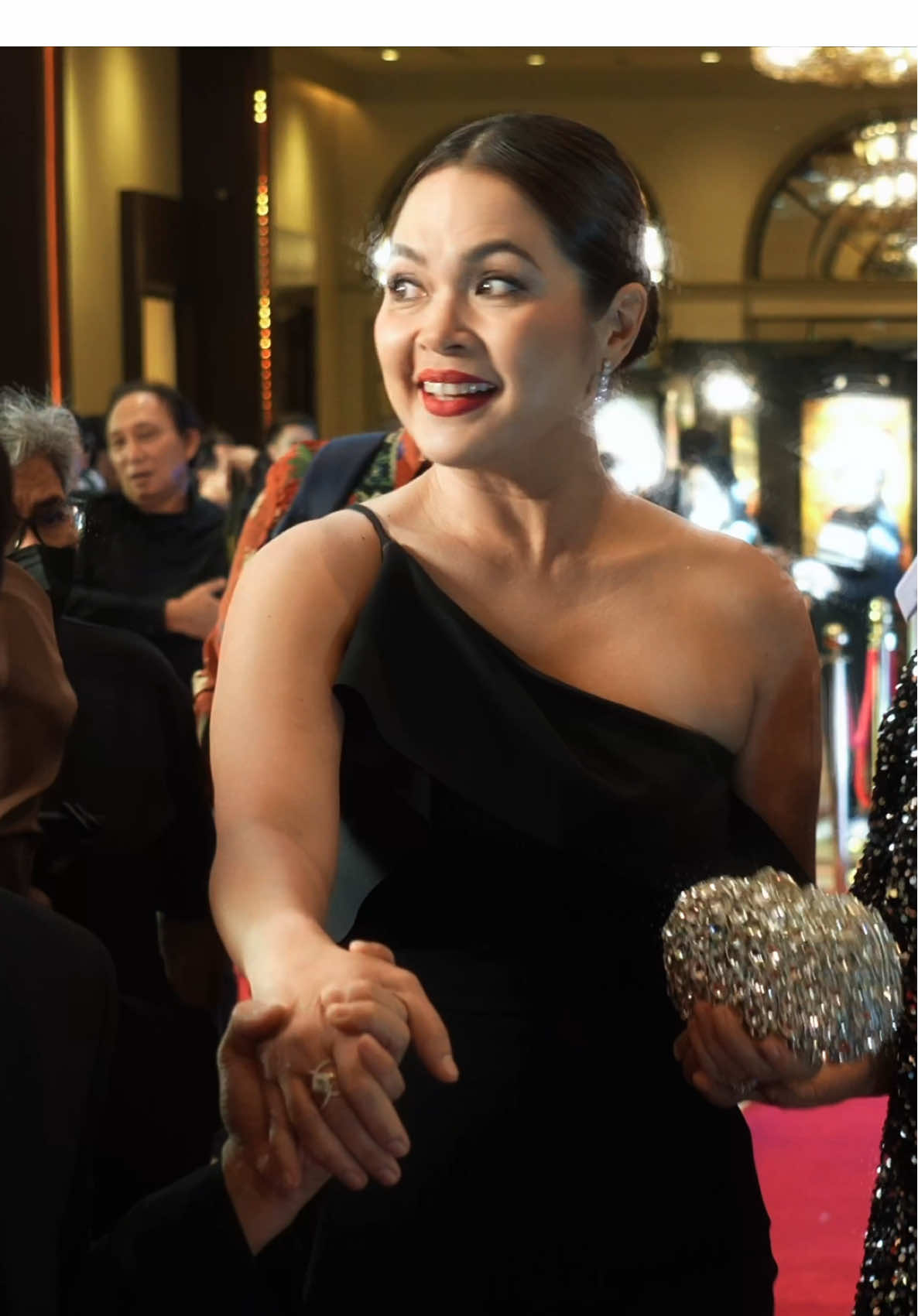 A sneak peek behind the scenes leading up to the 73rd FAMAS Awards ✨ With gratitude, Judy Ann Santos received the FAMAS Nora Aunor Superstar Award and the FAMAS Child Icon for Philippine Cinema — honoring her journey through the years. ❤️ #JudyAnnSantos #FAMAS #FAMAS2025 #FAMAS73 #IbaAngPangFAMAS 