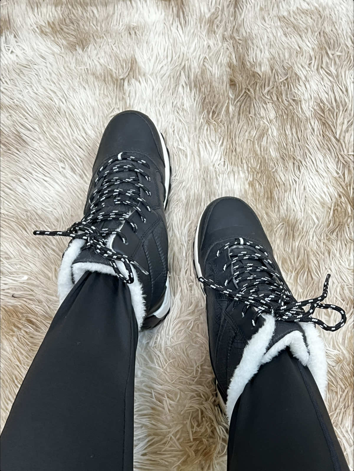 Ready na ba para sa winter sa japan? 😁 get this winter boots!! ☺️ #winterboots #boots #winteroutfit #outfitforwinter #bootsforwinter 