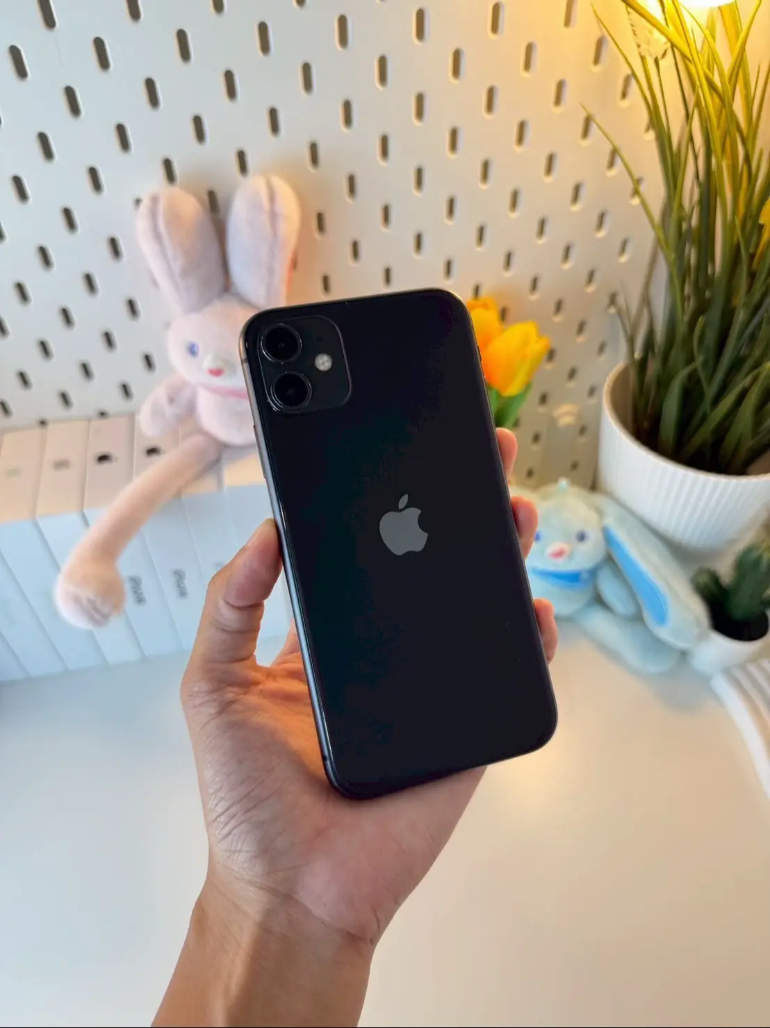 📱รุ่น : iPhone 11 สีดำ🖤(รหัสR10393) 💾ความจุ : 128GB  🇹🇭เครื่องแท้ศูนย์ไทย ✨สภาพสวยใช้งานปกติทุกระบบ  🔋สุขภาพแบตเตอรี่ 100% ⚙️ประกัน 15 วัน 📍ไม่มีกล่อง   🔌อุปกรณ์ชุดชาร์ท + เคส   💸ราคาส่ง 7,500บาท . . 🧺 พิกัดนัดรับ : BTS คูคต 🚚 ส่งด่วนฟรี Kerry  🛵 มีบริการส่งแมสของร้าน ✈️ มีบริการเก็บเงินปลายทาง (มีมัดจำ)