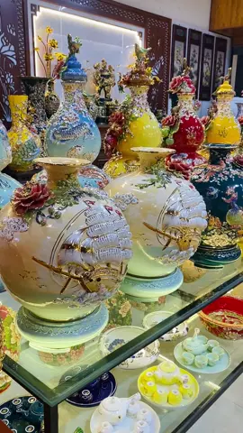 Những mãu bình trang trí phòng khách thêm trang trọng 