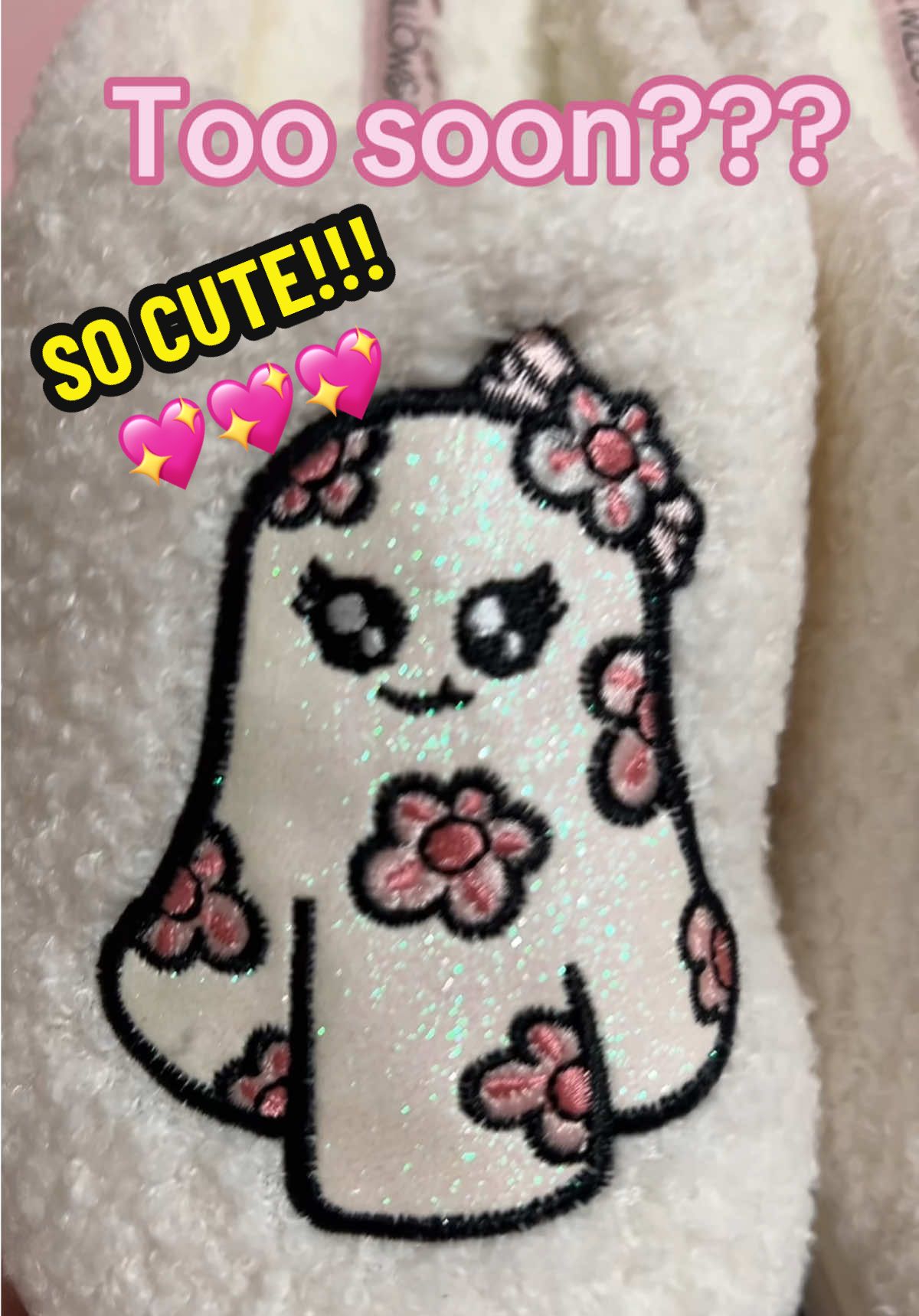 “Cute Halloween slippers” Too soon? #viral #fyp #halloween #trending #parati @Glafira Lugo @La Vida Bella @Sugeiri Lugo 