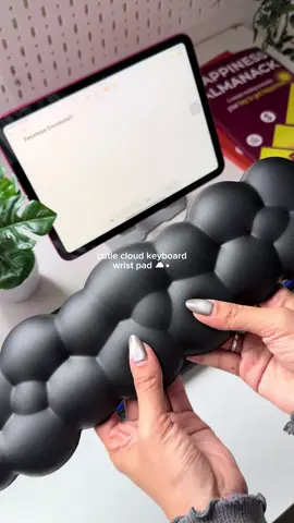 cloud wrist pad cutieee! #cloudwristpad #wristpad #mousepad #cloudkeyboardwristrest 