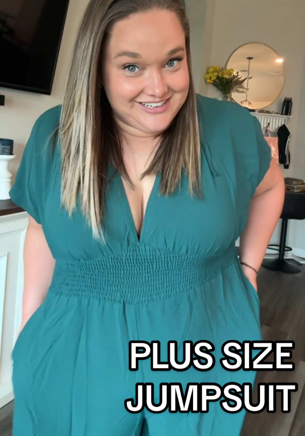 Dress it up with heels or keep it casual with flats — this jumpsuit is your new day-to-night go-to ✨ #plussizejumpsuit #CurvyStyle #jumpsuitstyle #jumpsuit #PlusSizeChic