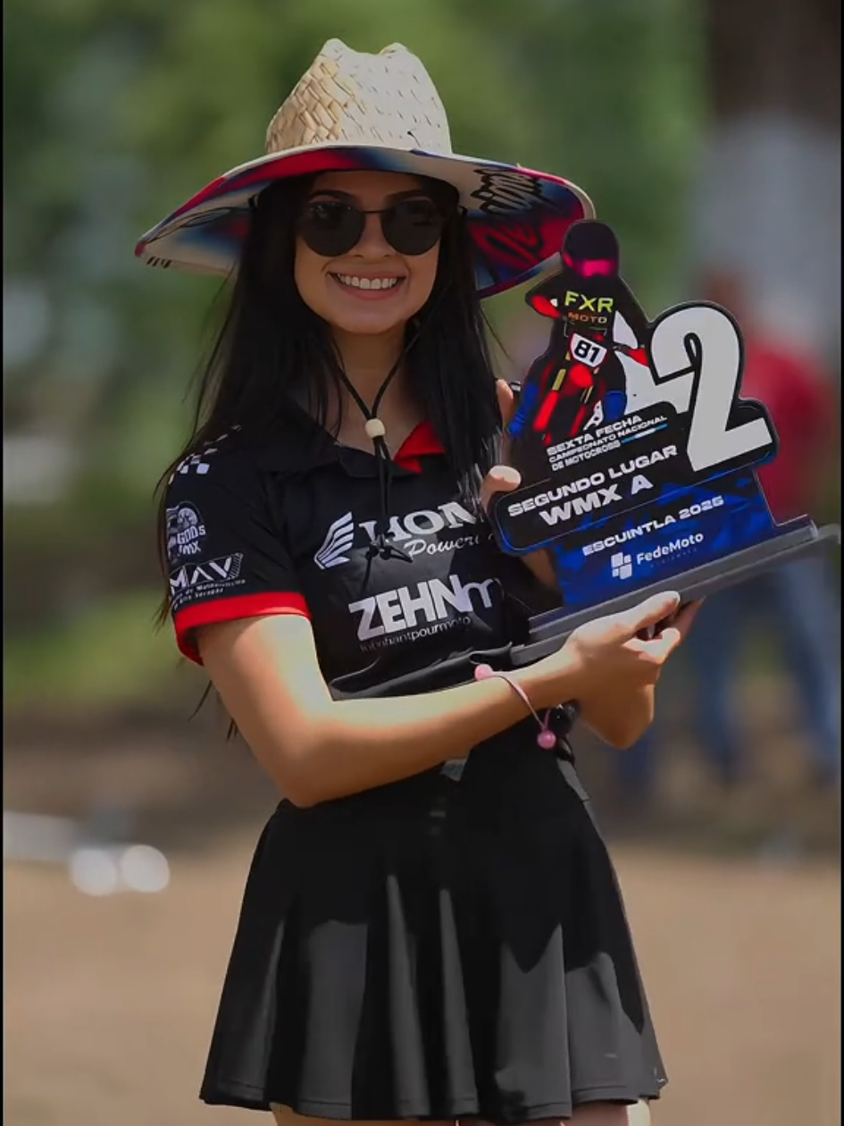 . . . . . #wanita #petarung #motocross #storywa #foryoupage❤️❤️ 