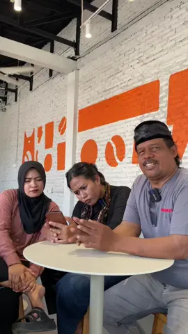 Kerja lagi bayar hutang lagi #warkotv #trending #berandatiktok @leliyanah29 @BOIM SAFARRR @Mpok Ciul 