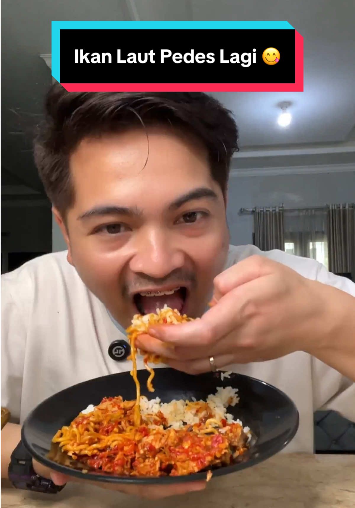 Makan Ikan laut pedas lagi 😋 Kesukaan papican mie dan ikan tuna ini gaesss...  #mukbang #ikanlautpedes #mie #tuna #papican 