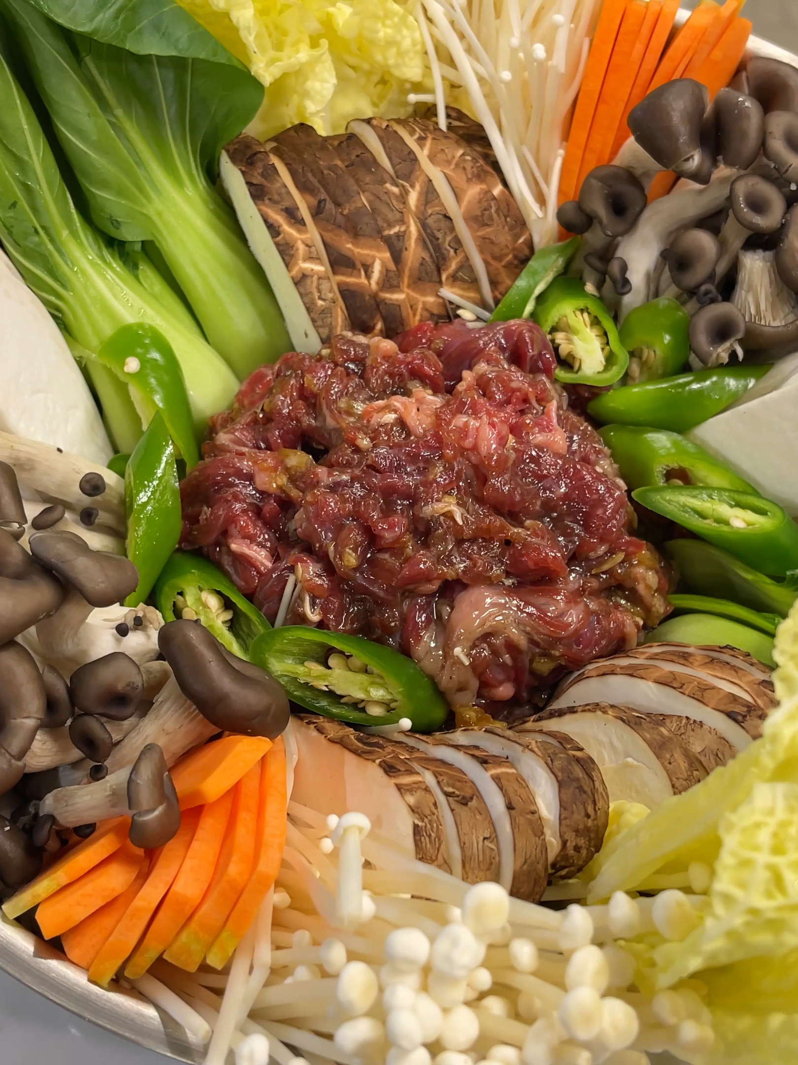 💥초간단요리👍소고기 버섯전골 '이렇게' 하면 모두가 빠져들거에요!💯 🍳소고기버섯전골 재료 자세히 정리된 재료와 레시피는 쿡경희 유튜브 채널에서 확인해주세요! (사용한 상품의 링크도 쿡경희 유튜브 채널에 있습니다!) 🥣소고기버섯전골 만드는법 자세히 정리된 재료와 레시피는 쿡경희 유튜브 채널에서 확인해주세요! (사용한 상품의 링크도 쿡경희 유튜브 채널에 있습니다!) 🌿스푼 - 계량스푼(15ml) 기준 🌿티스푼 – 계량티스푼(5ml) 기준 🌿컵 - 계량컵(200ml) 기준 (계량컵과 종이컵은 동일한 200ml 입니다.) 🌳 쿡경희 채널의 모든 영상은 저작권 보호를 받고 있습니다. 🌳 다른 사이트에 무단 도용 및 풀버전, 2차 편집 업로드를 금지하며, 상업적 이용을 하는 모든 행위를 금지합니다. 🔖Tags. #소고기버섯전골 #전골 #쿡경희