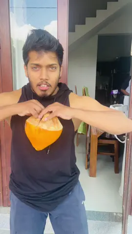 උඩින් වරෝ යටින් වරෝ.... 😂 #dinisara #dinilove❤ #foryoupageofficiall #foryou #sltiktokvideo 