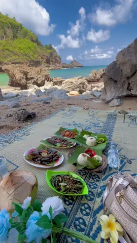 makan seafood view pantai 🌊🧉🐚 #pantai #pantaigunungkidul #gunungkidul #jogja #fyp 