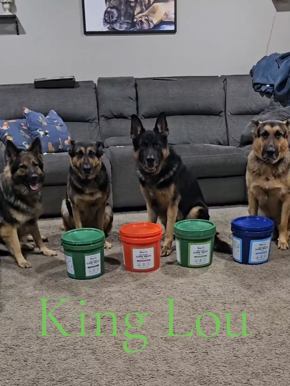 They have buckets! #Kinglou @King Lou 