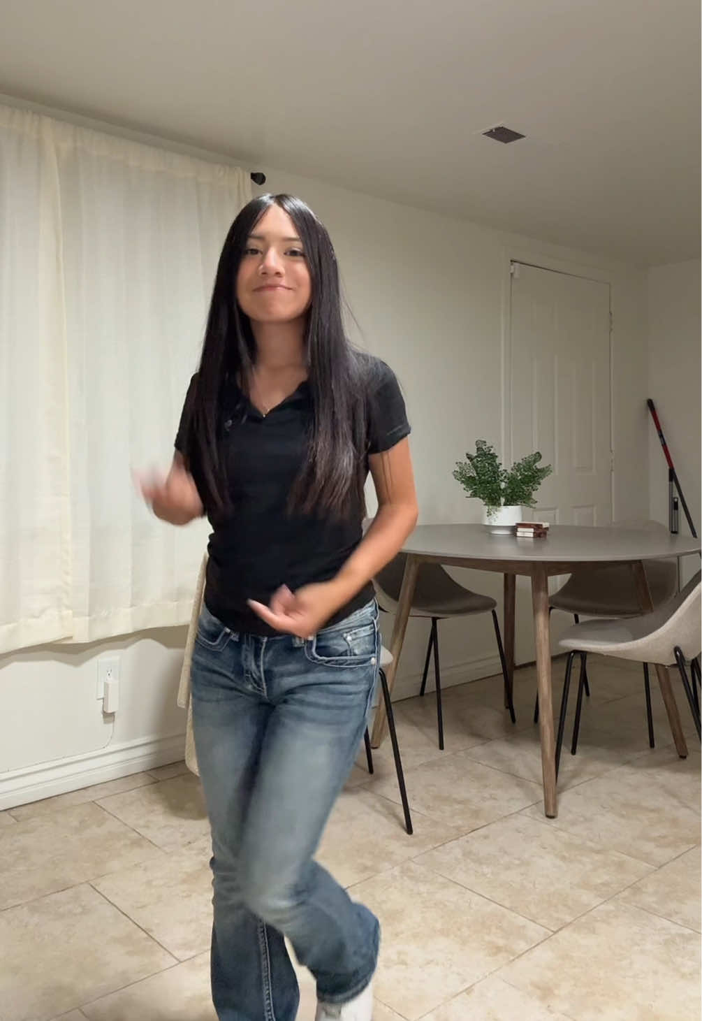 trying to learn more dances guys comment below any ideas 😜 #dancing #trends #goviral #spam 