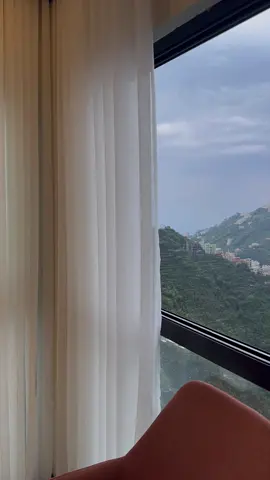 ‏تحت تأثير المطر واكواب قهوة  ‏لايُمكنك إلا أن تكون سعيدًا.                               ⛰️🤍🌧️                                            #فيفاء #اطلالة_الخطم #سكون #CapCut 