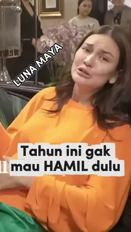 Lagi Ada Syuting film jadi kak Luna Maya gk mau kenapa2 kalo syuting tapi lagi hamil.. Jadi milih tahun depan deh promilnya 😊😊 🎥 : Yt/ Luna Maya #lunamaya #maximebouttier #lunamaxime 