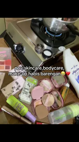 tolong😭😭 #makeuphabis #sakithati #fypシ #tanggaltua 