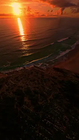 #moments #sky #nubes #landscape #wallpaper #livewallpaper #ocean #oceano #mar #sea #atardecer #sunset 