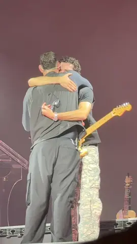 Probablemente no se esperaban que su casa los recibiera de esta manera ❤️ @yorghaki @Alleh LO LOGRARON #allehyorghaki #valencia #forumdevalencia 