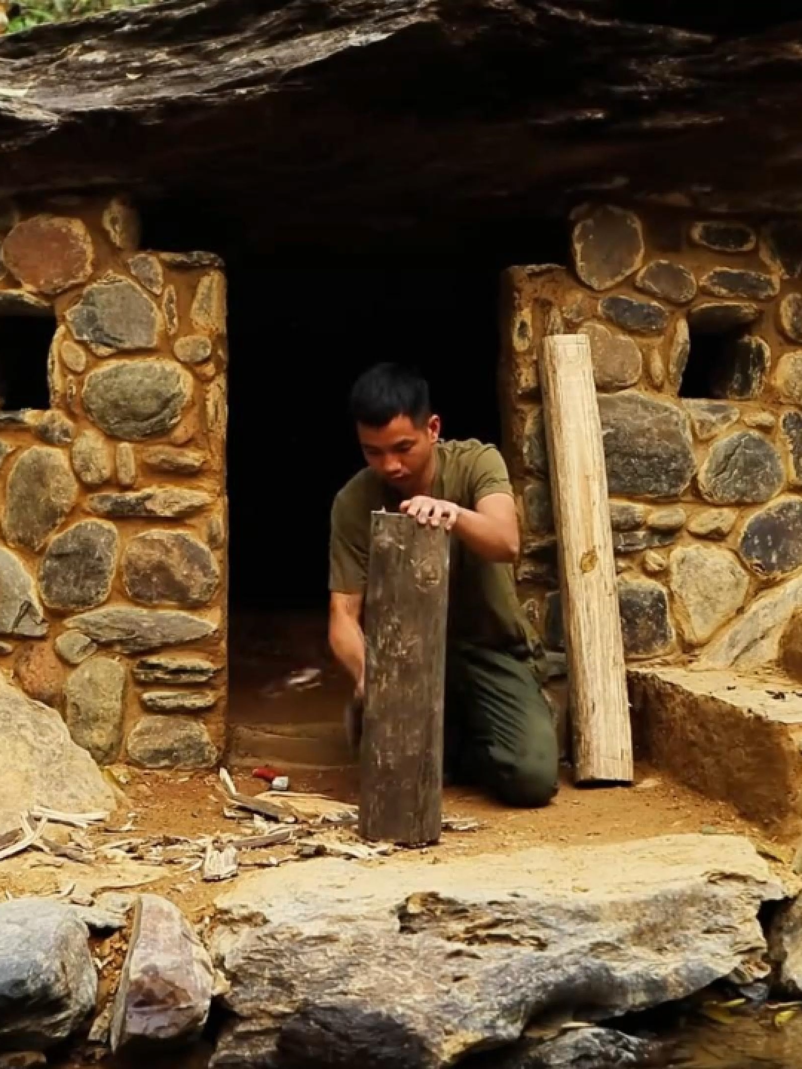 Thử Thách Sinh Tồn Xây Nơi Trú Ẩn Dưới Một Tảng Đá Khổng Lồ #sinhtonhoangdao #sinhtonmotminh #sinhtontrongrung #asmr #ngủngon #sinhton