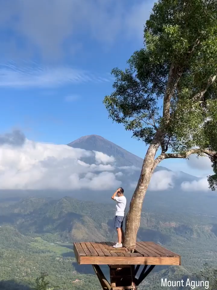 The beauty of the island of Bali is not only the sea and sunset, Mount Agung is also one of them 🏞 #mountagung #mountagungbali #mountagung3142mdpl #natureinbali #nature #ilovebali #bluesky