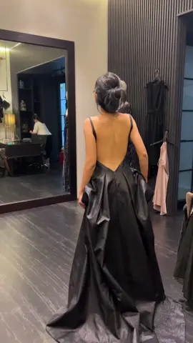 Trying out designer dresses especially Indonesian ones are something else 🤩@Reza Bustami #lilianalim #madeinindonesia #indonesiandesigner #lbd #fitcheck 