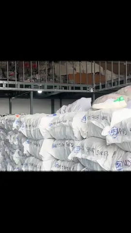 Anyone looking for second-hand shoes, here is a second-hand shoe warehouse ready to export samples abroad. ##If interested, please contact me.🇹🇭📞🙏