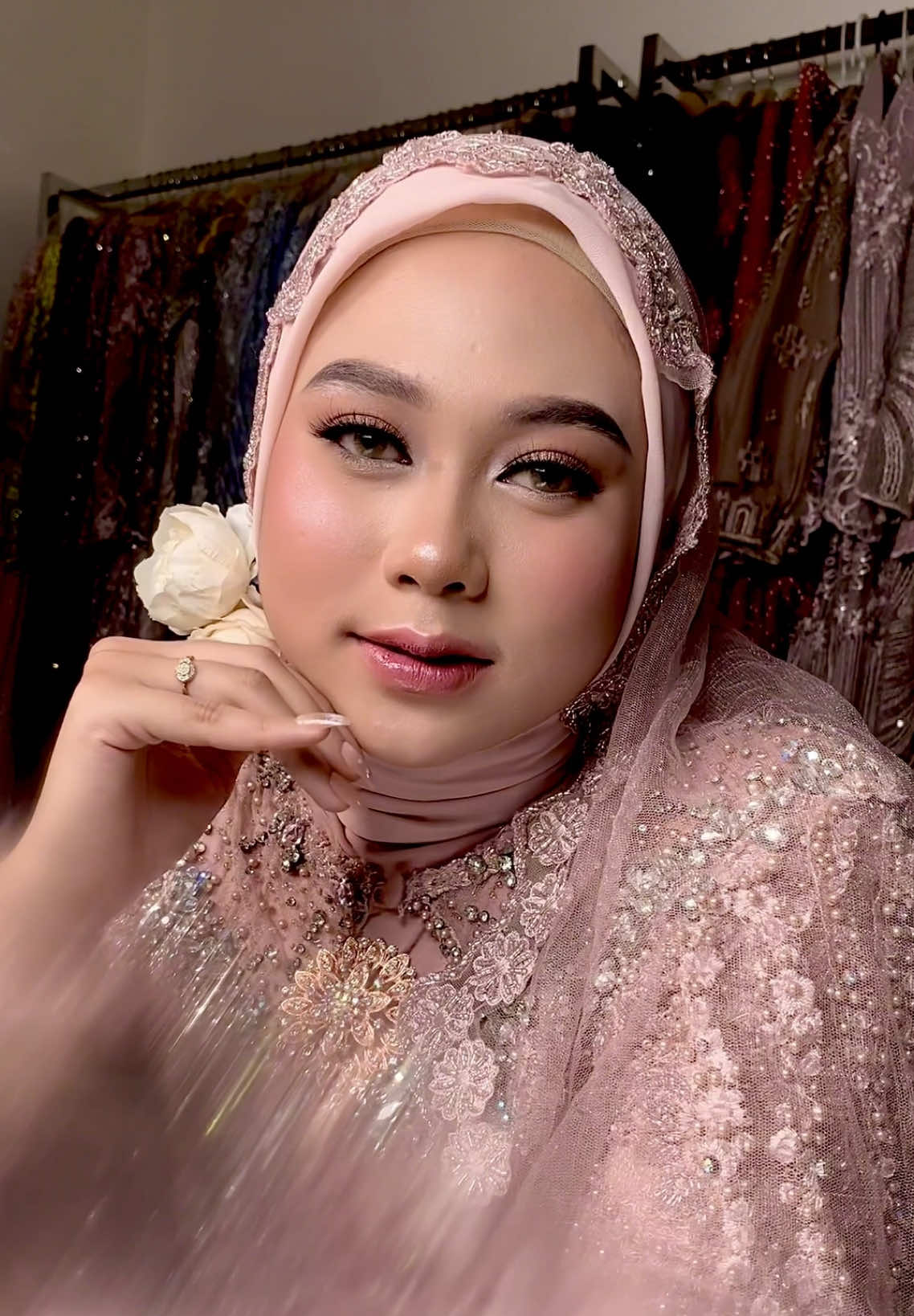 Cantik amat @GulaSunda 😍😍 #promoseruweekend #muabandung #makeupbymui #makeupwisudabandung #flawlessmakeup #cute #cutemakeup #makeup #makeupbandung 