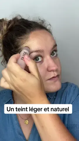 Je vous montre comment je maquille mon teint ultra légèrement avec les sticks Lifter de @Maybelline France 