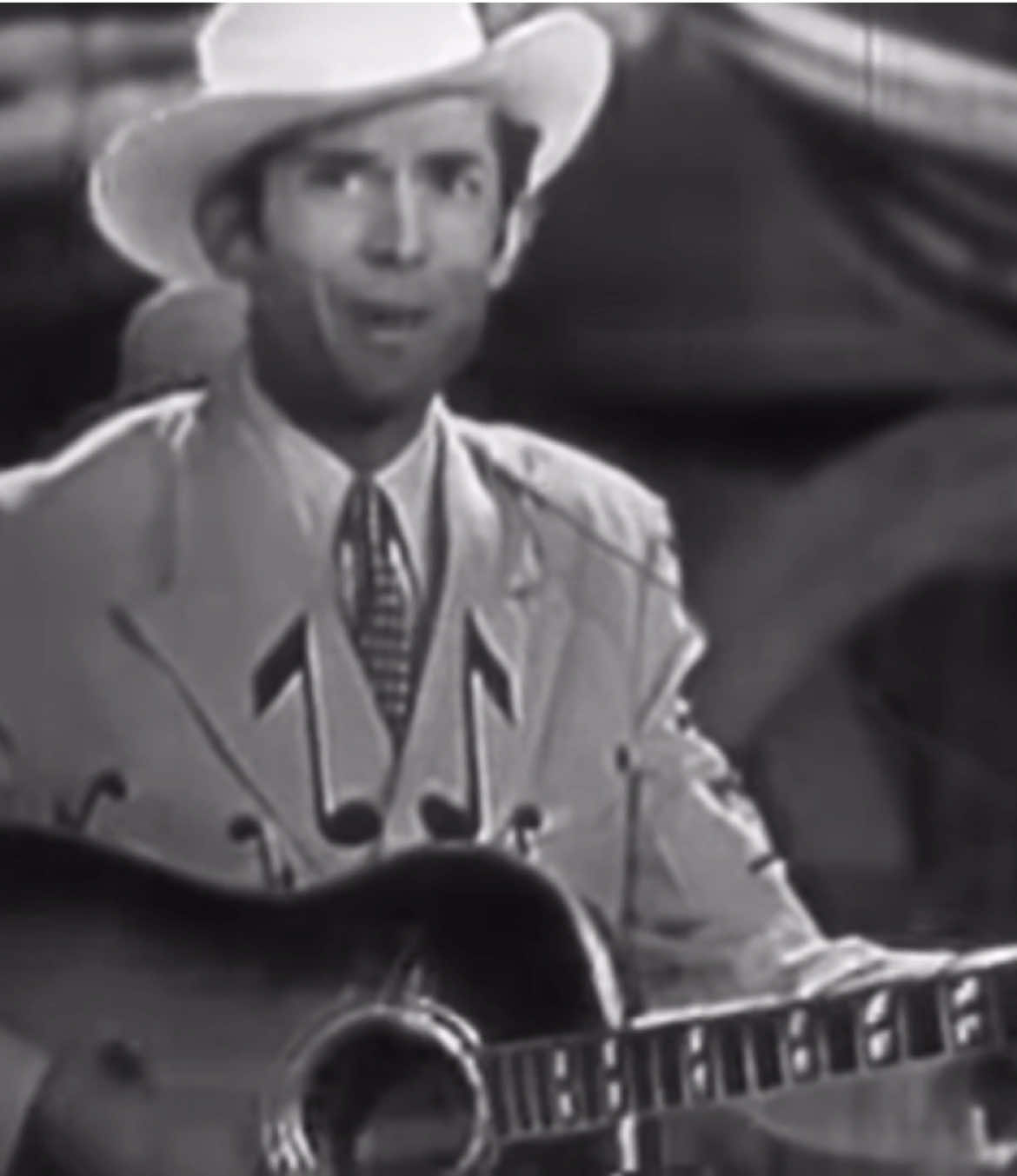 #HANKWILLIAMS & #JOHNNYCASH They are my 2 favorite country singers. I love their music so much, they're so good. I don't usually post about them, but I think it's good to change sometimes 🤍  I hope it's not too bad! #oldmusic #countrymusic #fyp 