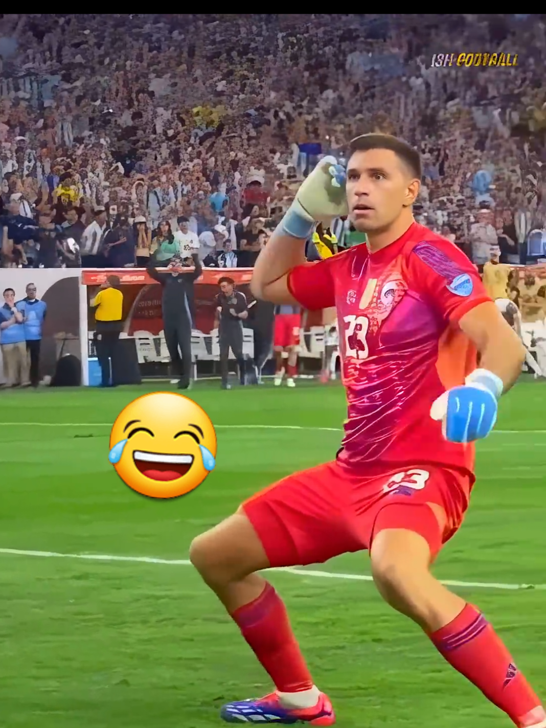 Rare & Crazy Goalkeeper Moment 🤯💥⚽️ #كرة_القدم_عشق_لا_ينتهي👑💙 #goalkeeper #footballedit #footballtiktok #footballvideo 