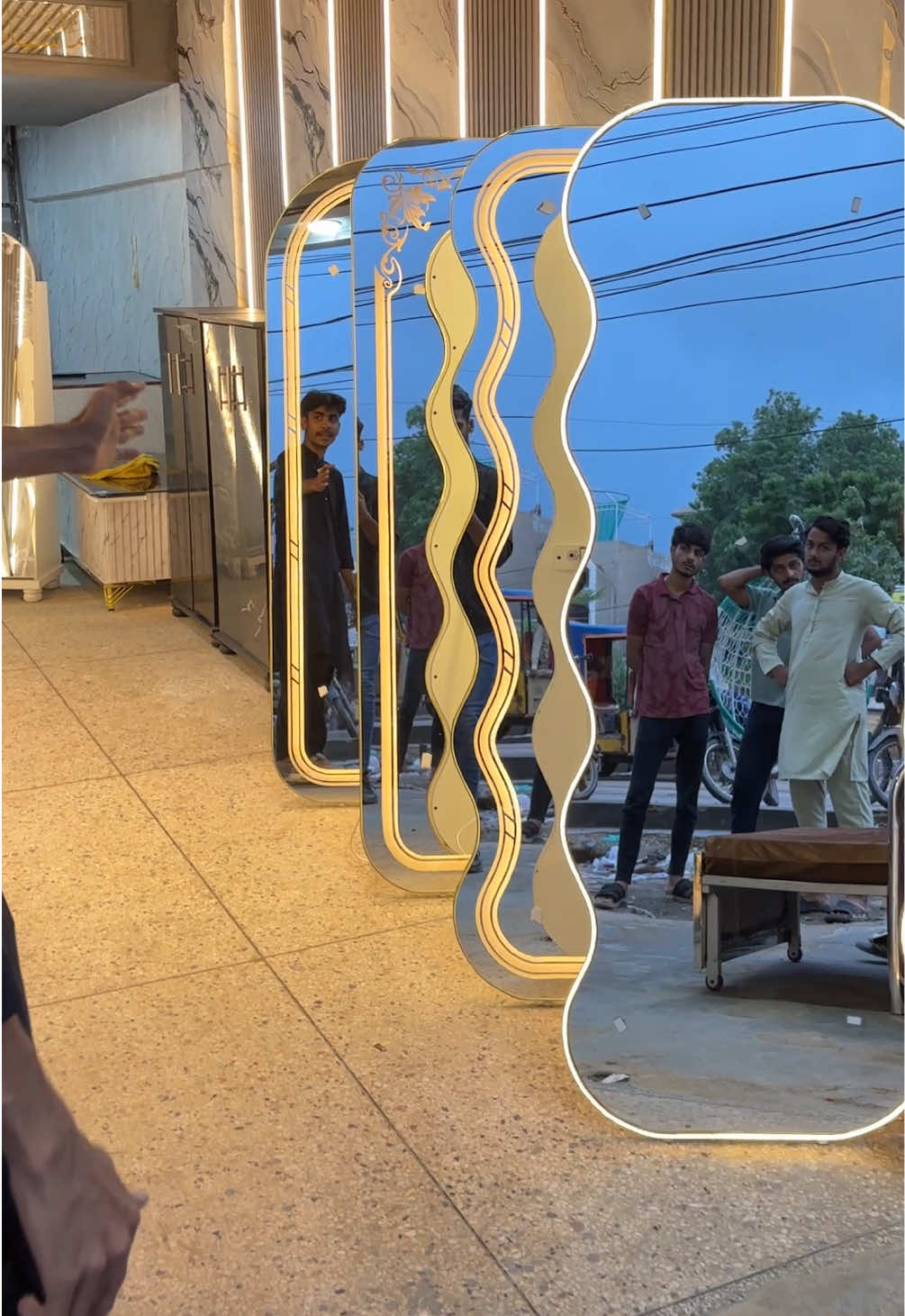 0315-2361884 #standmirror #mirrordecor #drasingmirror #standingmirror #mirrorspace #fancymirror #antiquemirror #mirrorstyle #homedecor #fyp #views #tiktok #viralvideo #grow #trending #unfreeze #karachi #janjuamarketing 