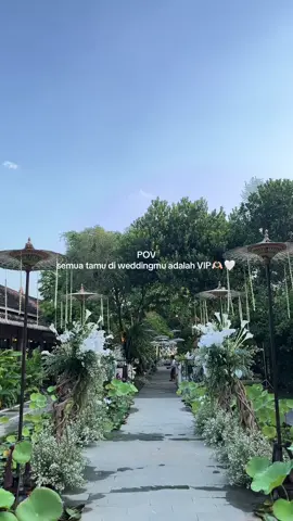 semua tamu yang diundang sudah menyempatkan waktu ya tentu harus dimuliakan🫶🏻🤍 #fyp #promoseruweekend #canditirtowedding #canditirto #weddingtiktok 