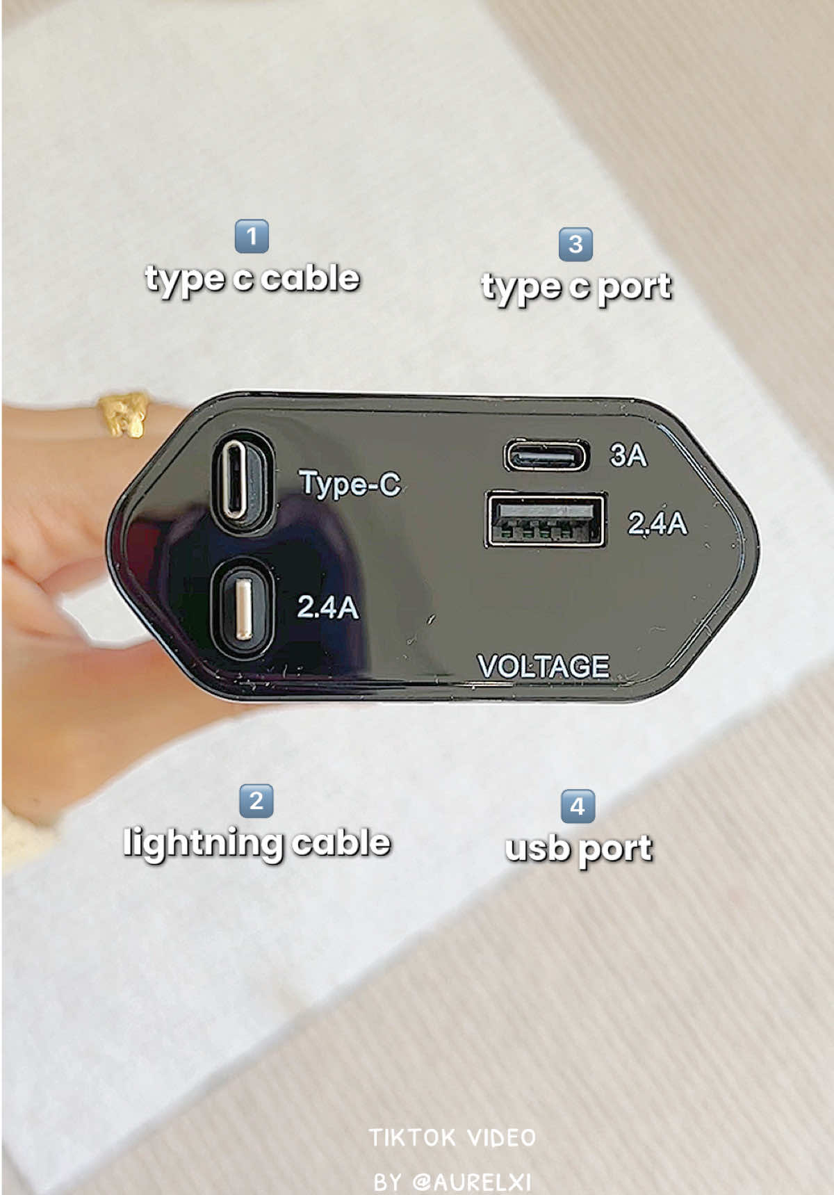 dah tak payah bawak cable sendiri kalau nak charge dalam kereta ehek. nak cas 4 device sekaligus pun boleh tau 💗