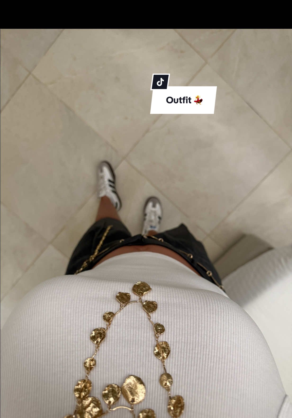 J’ai laissé TikTok faire mon montage, vous en pensez quoi ? Petit Outfit de soirée 🤭🫶🏼💃 #outfit#vacances#egypt#vacances#outfitinspo  