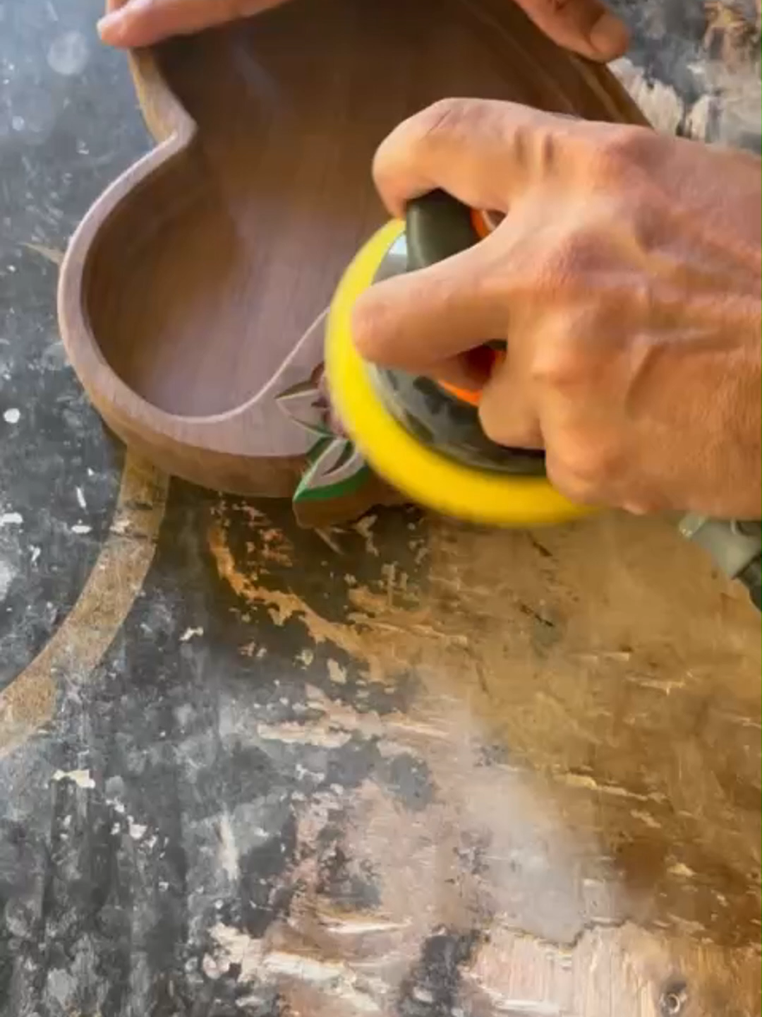 khay gỗ trái tím khắc bông hoa #khay #khaygo #khaygobayhoaqua #khaygodecortrangtri #khaygodecor #khaygotrungthu