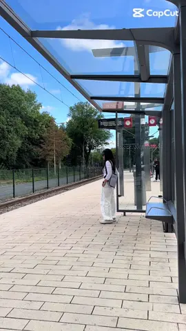 Mau semeniru apapun kamu. aura kita berbeda sekali lagi aura kita berbeda!! #flypシ #beranda #tiktoknews #tiktokviral #masukberandafyp 