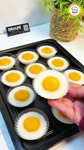 Holla gaes Hari ini bikin puding telor ceplok super gampang banget. Wajib cobain sih gaes. Bahan 1 bks jelly jeruk 50gr gula pasir 50gr skm putih 400ml air putih 2-3 tetes pewarna kuning telur 1 bks jelly leci 30 gr gula pasir 100gr skm putih 500ml air putih Cara membuat lihat videonya diatas ya Peralatan yang kupakai semua dari merk IDEALIFE ya gaes. 🍀IDEALIFE Granit Cookware Set IL -22a 🌻Detachable Handle × 1 🌻Casserole 16 x 7cm 🌻Casserole 18 x 8cm 🌻Frypan 22 × 4.5cm 🌻Frypan 24 × 5cm 🌻Anti Lengket dan Hemat Tempat Semua Peralatan by:https://instagram.com/idealifeonline_?igshid=MzRlODBiNWFlZA== Temukan Ide Resep Harian:https://instagram.com/idealifeonline.resep?igshid=MzRlODBiNWFlZA== Toko resmi IDEALIFE shopee : https://shope.ee/1VTySRprbW tokopedia : https://tokopedia.link/a1CVu8N4Wzb IdealifeOutlethttps://www.idealife-online.com/search.php?keyword=knife%20holder #idealife #idealifeonline #idealifetestimonal #puding #pudingcoklat #pudingbuah @idealifeonline 