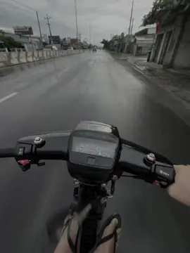 练习对你所拥有的感到满意，练习放弃你没有给予的 