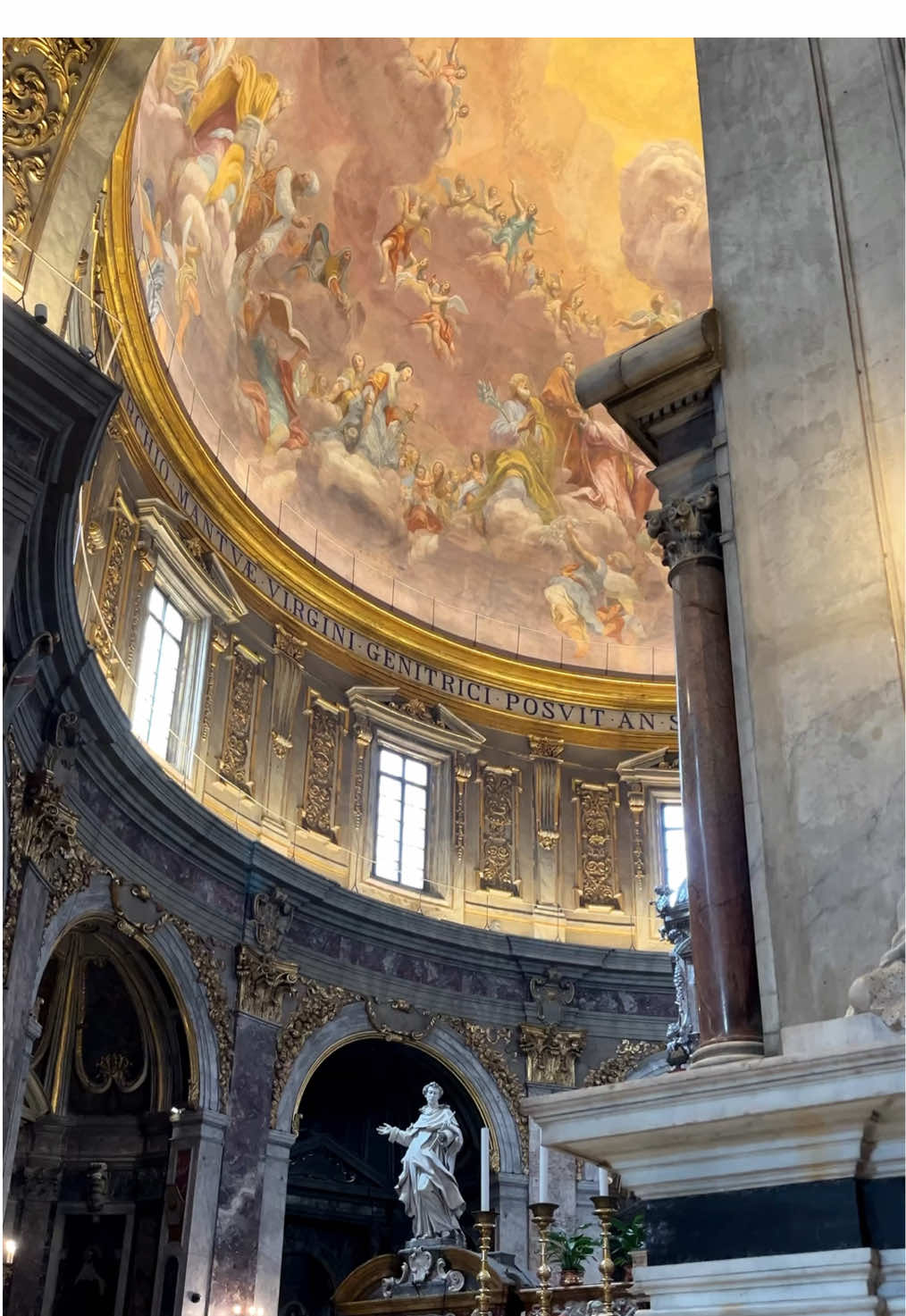 The author of the fresco in the dome is Volterrano from 1680-1683 and depicts the Assumption of the Virgin Mary 😍 📍Basilica of the Most Holy Annunciation  #baroque #artbeauty #santissimaannunziata #florence #ceiling #firenze  @unaqualunque thank you for your tip !!! 😍