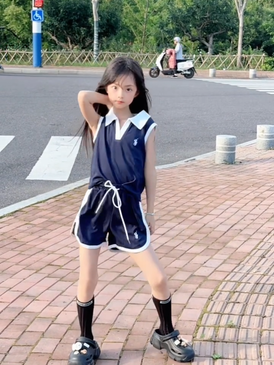 #手势舞 #甜妹 #舞蹈 #dance #小孩姐 #中国女孩 #骗你生女儿 #dancer 