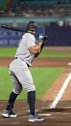 Locked in, focused, and ready for the next swing💪💪 #yankees #gameday #homerun #giancarlostanton 