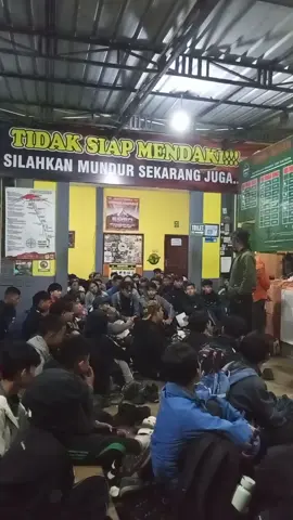 dipajaya.. jaya..... salam lestari lestari lestari lestari....👏👏👏@basecamvia_dipajaya @info basecamp gunung slamet  #vypシ✌️❤️ #vyppppppppppppppppp #viraltiktok #slametviadipajaya 