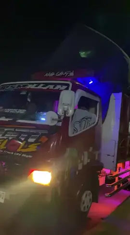 #truckoleng #truckcabe #drivermuda #pilotdarat #teamstutjemberlumajang 